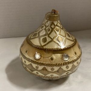 Ceramic Christmas Bauble Ornament Filled Candle Gold Design Sequin Accents 4.9oz